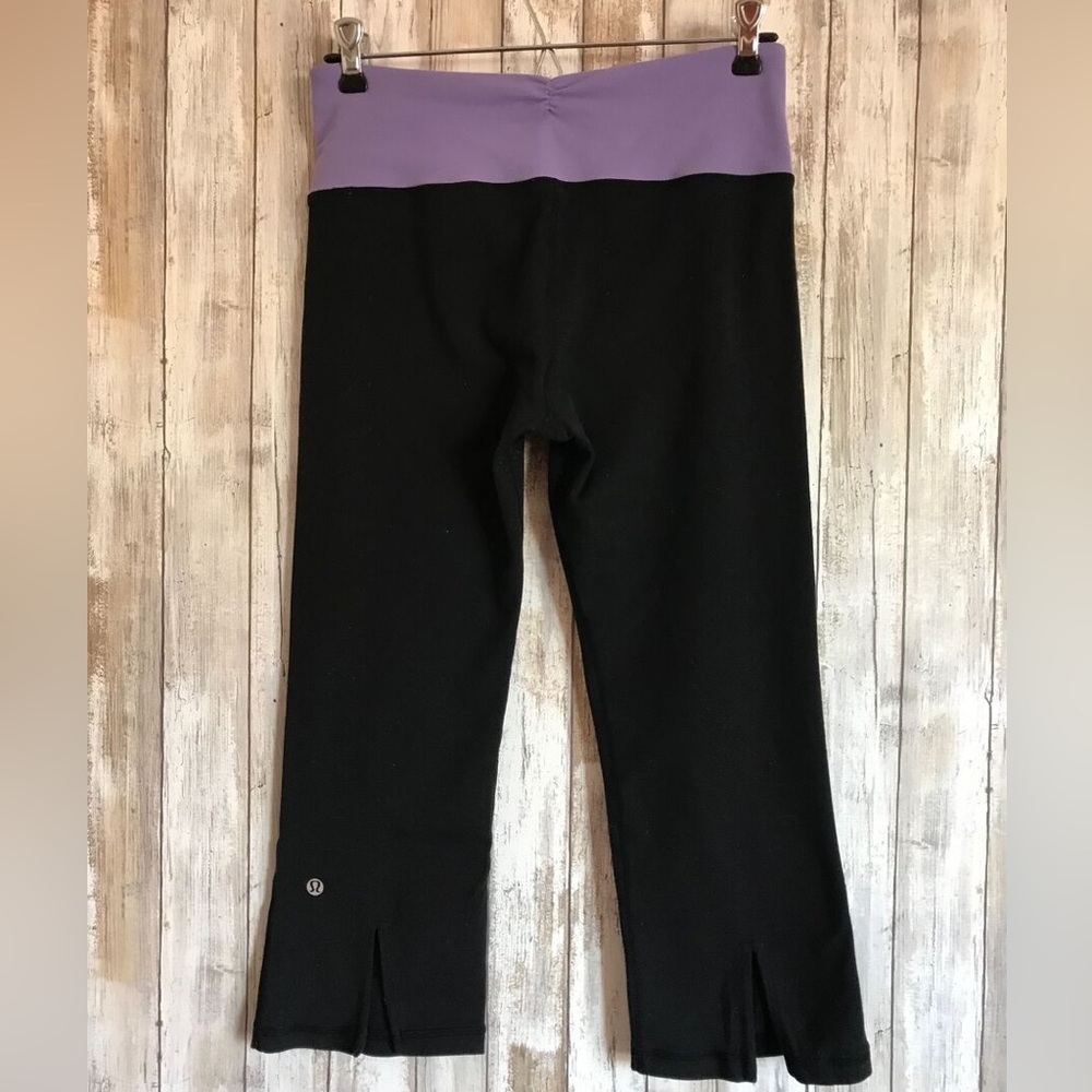LULULEMON Black / Purple Band Slit Cropped Capri Pocket Leggings Size 8